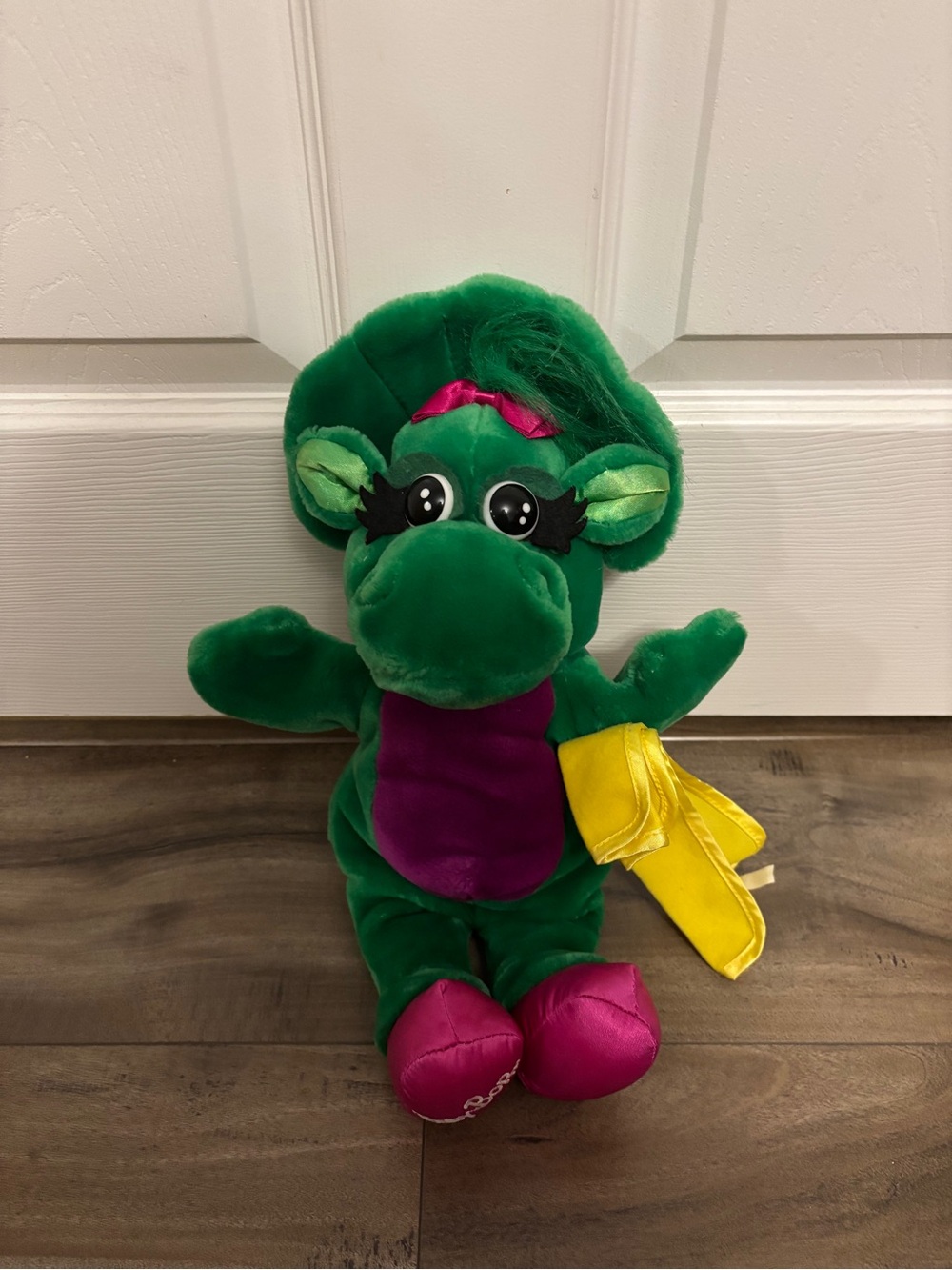Vintage 1992 Barney Baby Bop hand puppet with yellow blanket